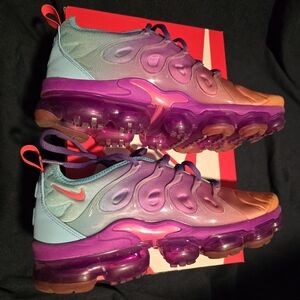 Nike AIR VAPORMAX PLUS
